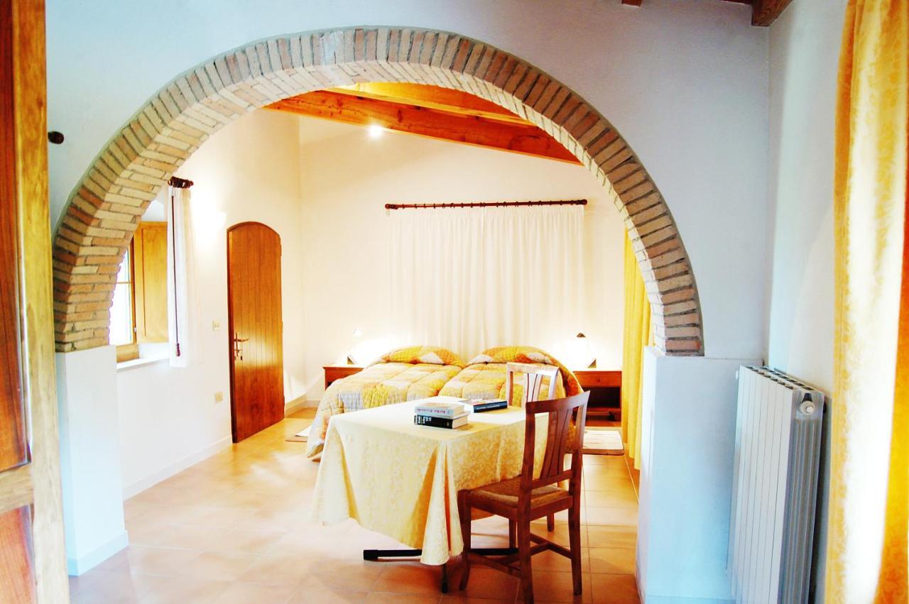 Le Valli Aparthotel Pomarance Habitación foto